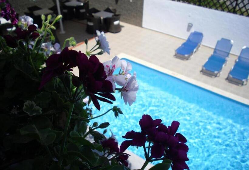 プールビュースタンダードルーム, Ifigenia