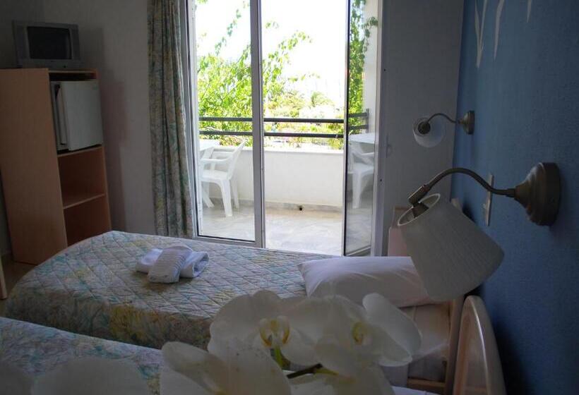 プールビュースタンダードルーム, Ifigenia