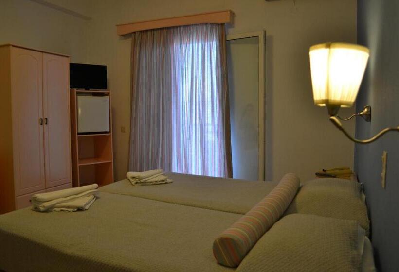 プールビュースタンダードルーム, Ifigenia