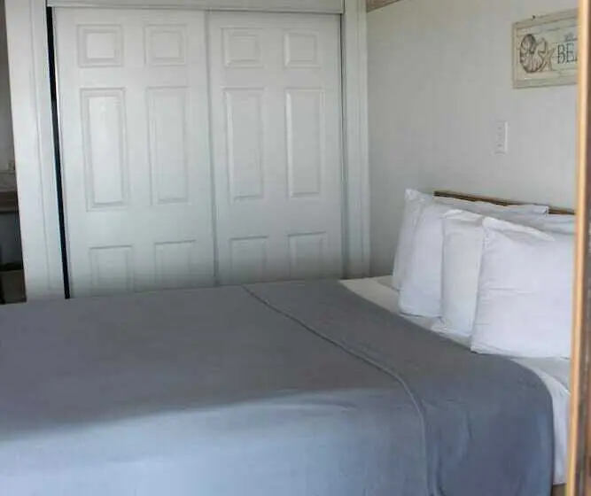 Standard Single Room Single Bed, Sandcastle Beachfront Inn