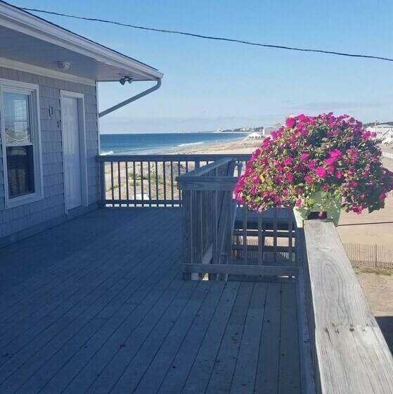 חדר סטנדרט יחיד עם מיטה זוגית, Sandcastle Beachfront Inn