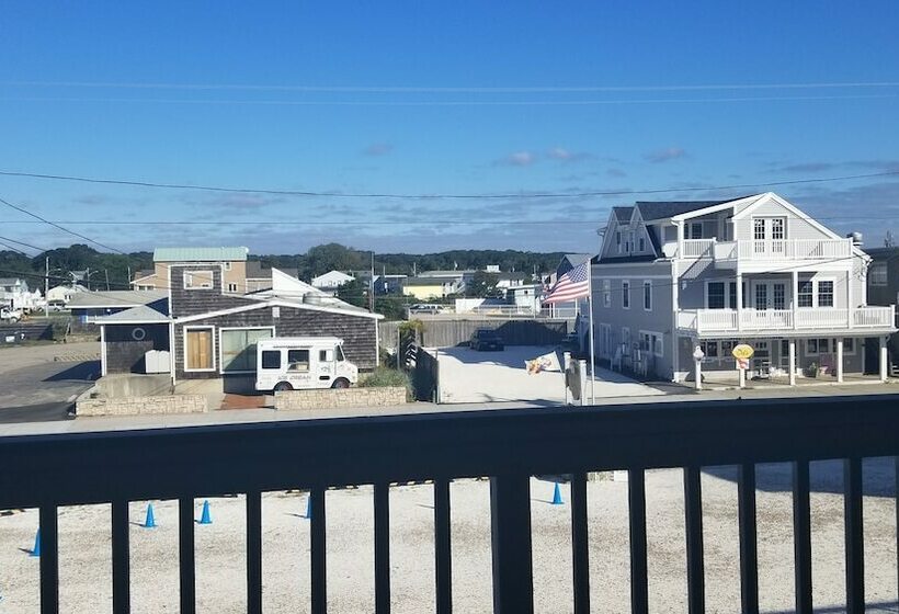 חדר סטנדרט יחיד עם מיטה זוגית, Sandcastle Beachfront Inn