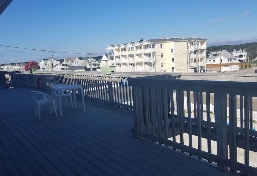 חדר סטנדרט יחיד עם מיטה זוגית, Sandcastle Beachfront Inn