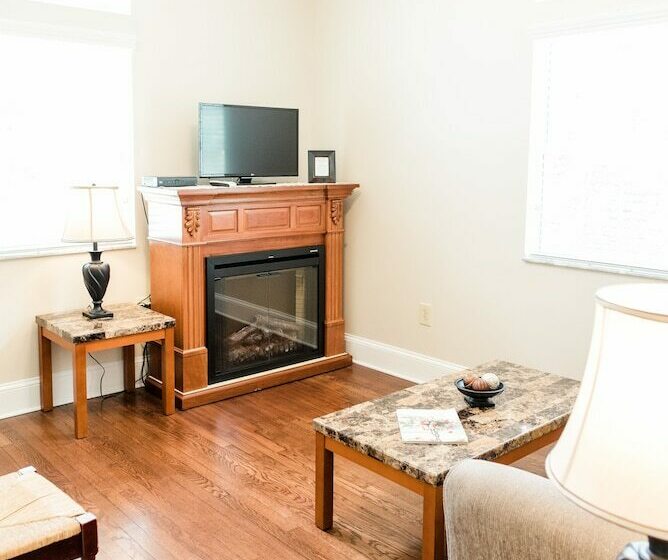 جناح كومفورت, Capernaum Lakeside Lodge