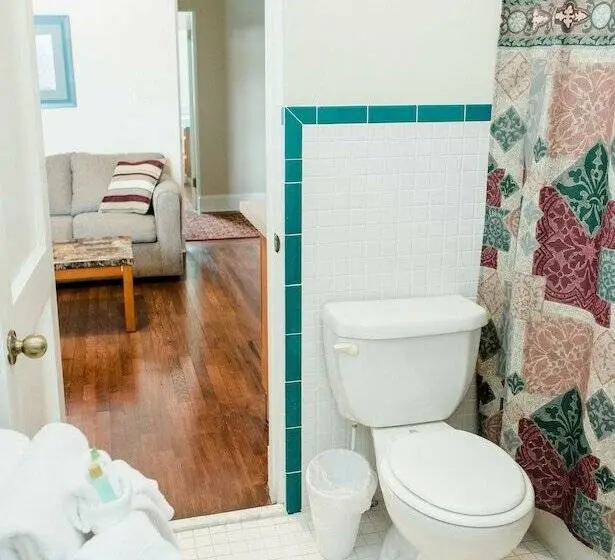 デラックススイート, Capernaum Lakeside Lodge