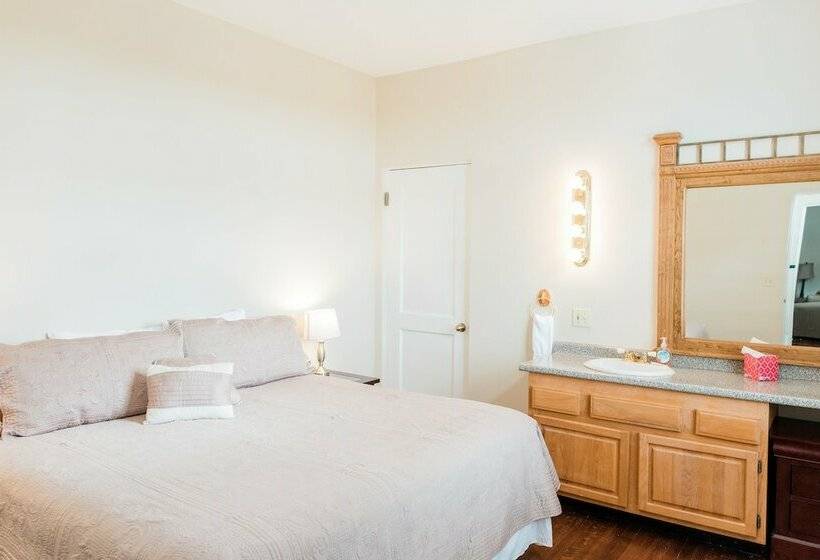 جناح ديلوكس, Capernaum Lakeside Lodge