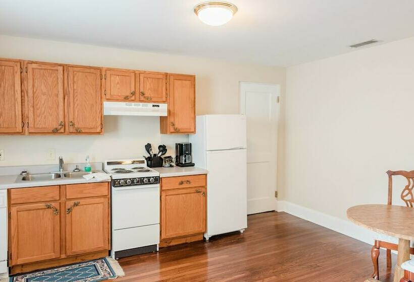 جناح ديلوكس, Capernaum Lakeside Lodge