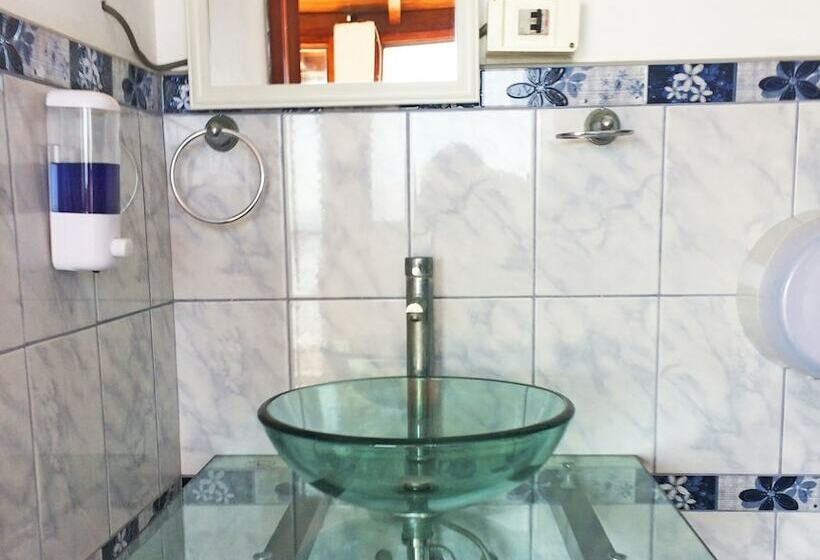 デラックススイート ビュー付き, Madwoods Hostel