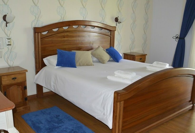 Номер Стандарт Двуспальная Кровать с Видом, La Perla