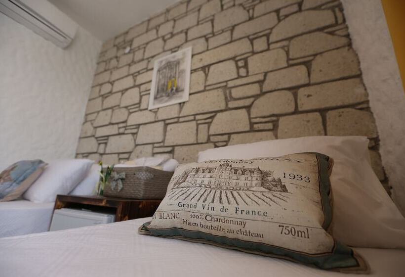 Habitació Basic, Peroni
