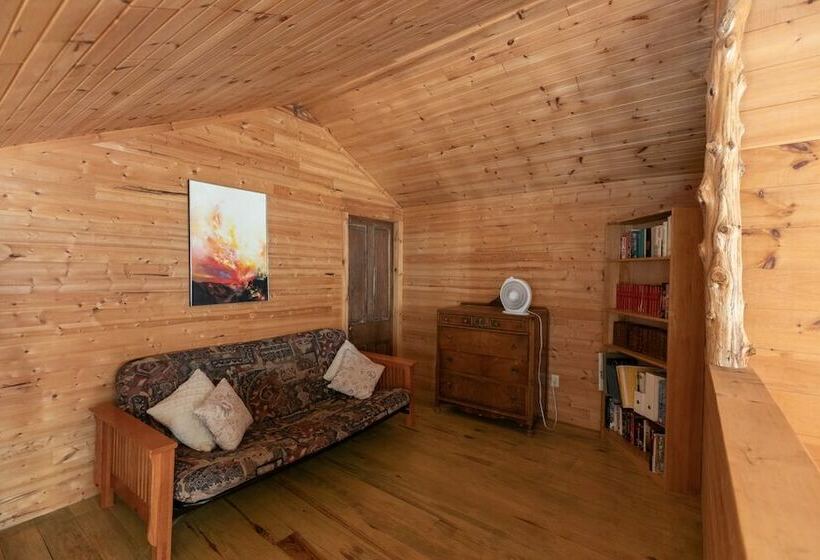 منزل غرفتين نوم, Aisling Lakehouse