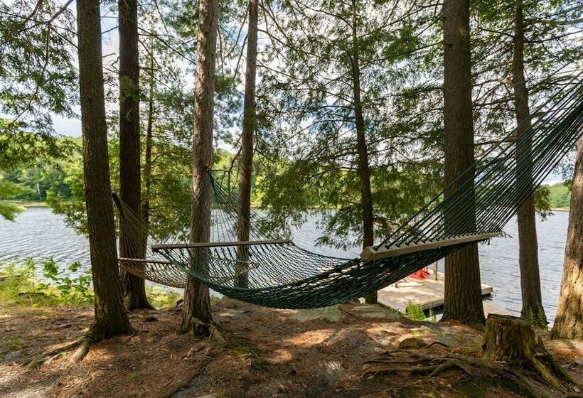 منزل غرفتين نوم, Aisling Lakehouse