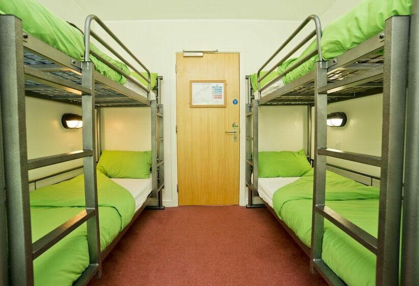 מיטה בחדר מעונות עם מקלחת משותפת, Yha Ironbridge Coalport