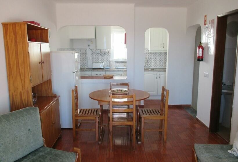 2침실 패밀리 아파트, Salema Praia Club