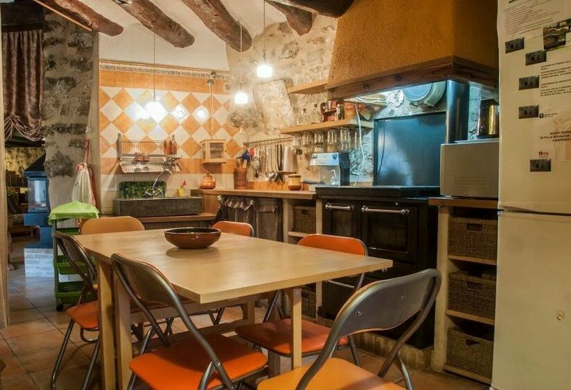 3间卧室的房子, La Germandat