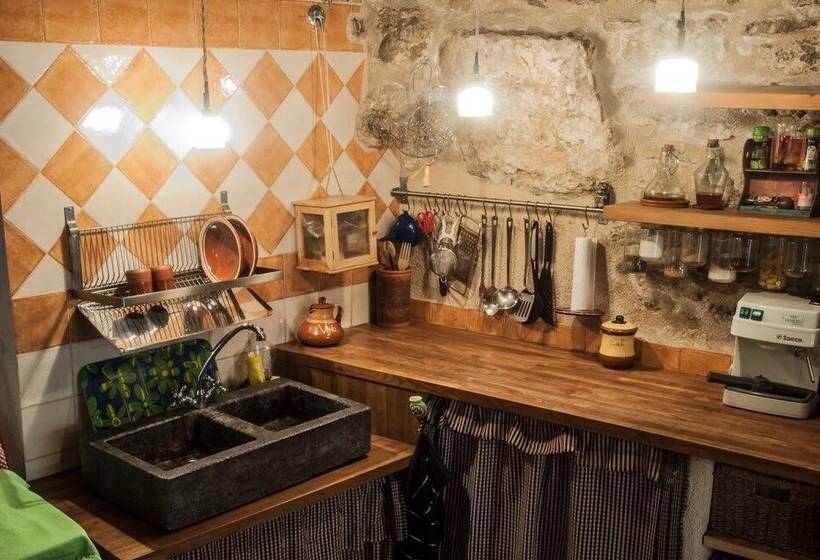 3间卧室的房子, La Germandat