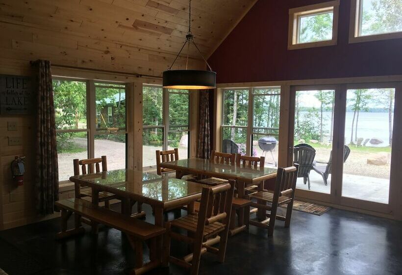 小室, Moose Track Adventures Resort