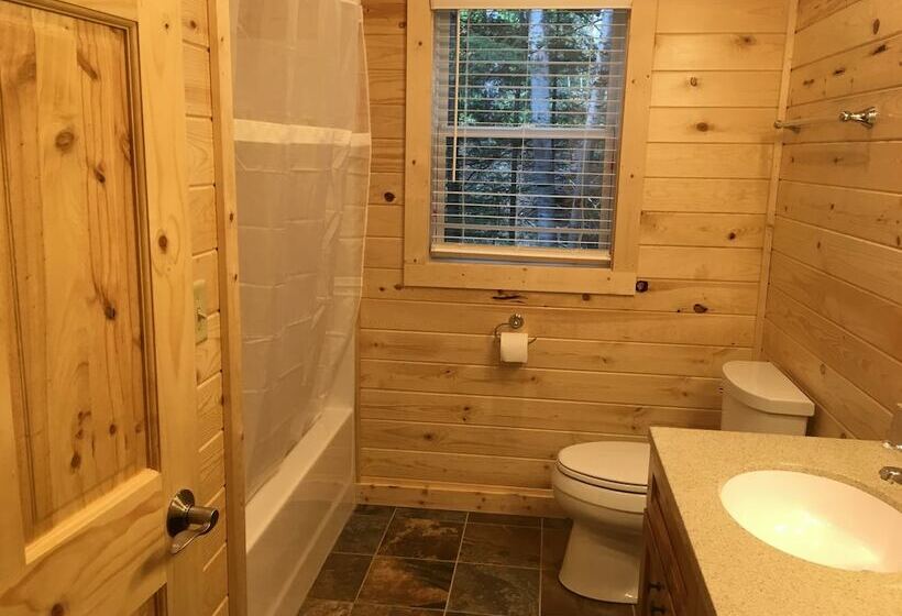 小室, Moose Track Adventures Resort