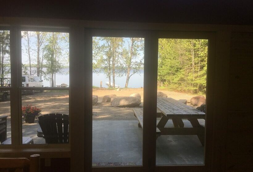 Хижина, Moose Track Adventures Resort