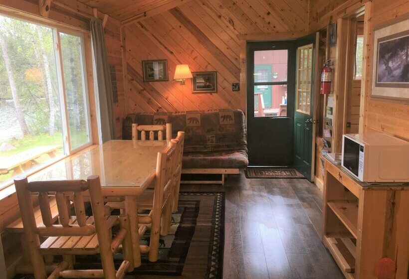 Хижина, Moose Track Adventures Resort