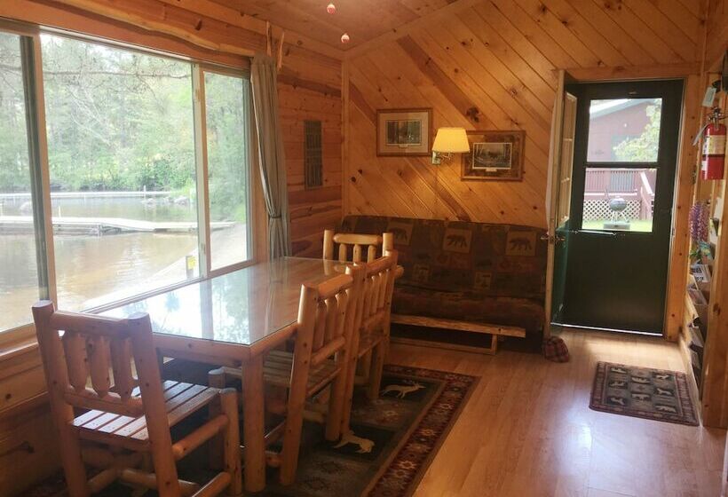 Хижина, Moose Track Adventures Resort
