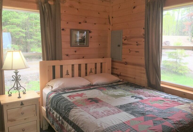 小室, Moose Track Adventures Resort