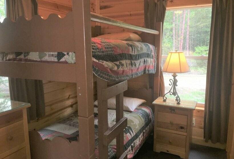 小室, Moose Track Adventures Resort