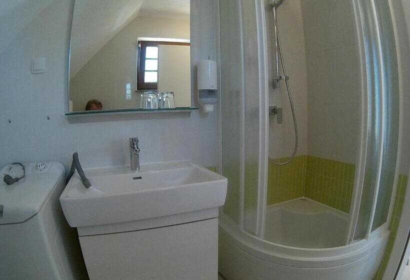 דירת חדר, Villa Knezevic