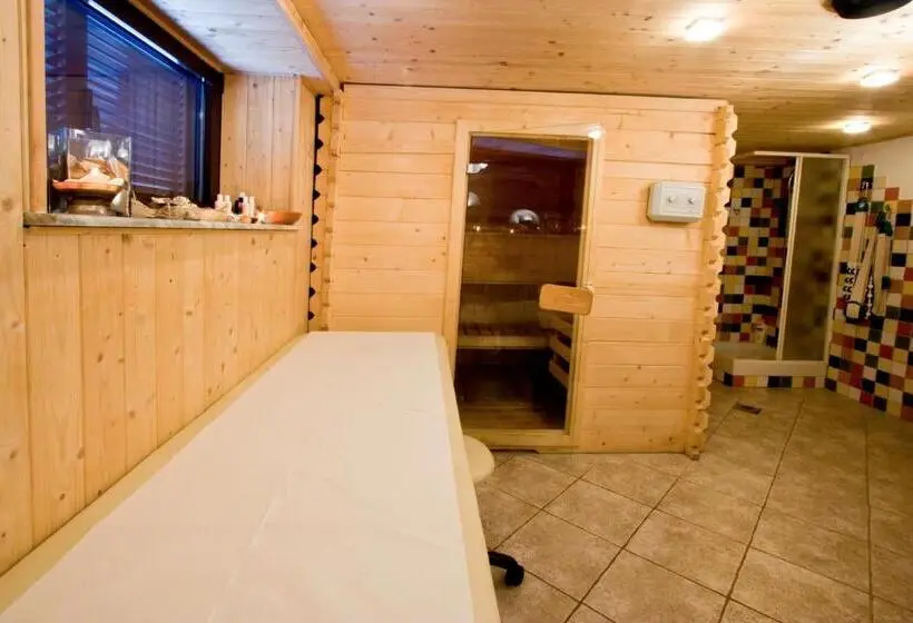 Standard Neljän Hengen Huone, Villa Mukinja