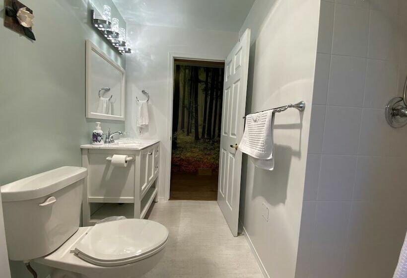 חדר סטנדרט מיטה זוגית, Crown House Bed & Breakfast