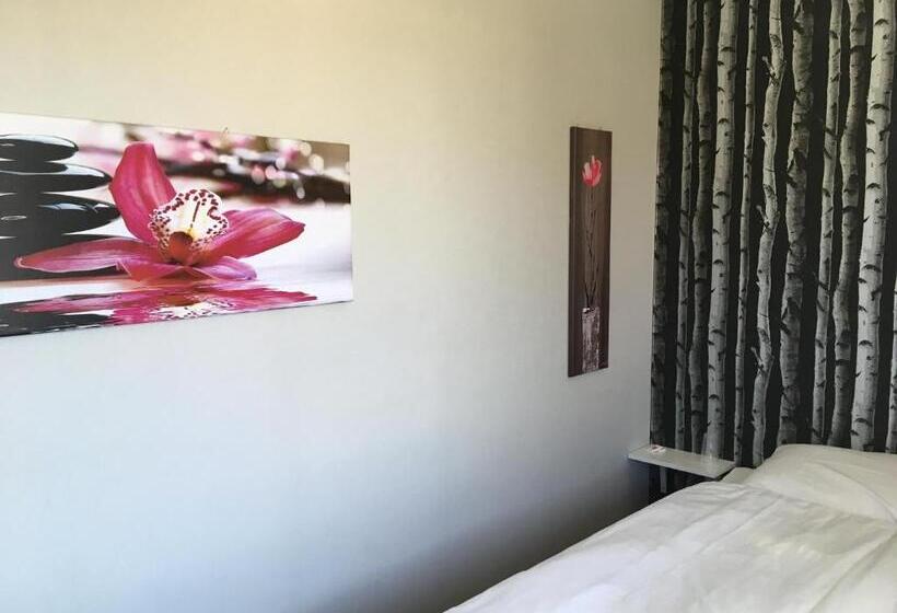 חדר בסיסי חדר אמבטיה משותף, Gamla Bryggeriets B&b