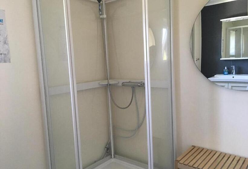 חדר מוזל מקלחת משותפת, Gamla Bryggeriets B&b