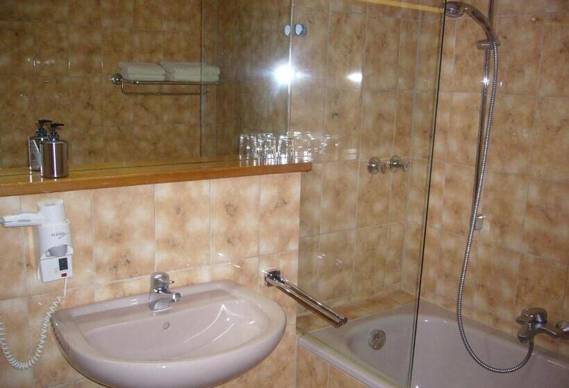 Номер Стандарт Трехместный, Alpenhotel Pfaffenwinkel