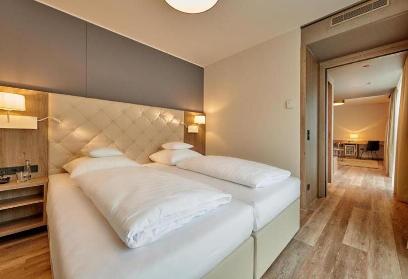 디럭스 룸 킹사이즈 침대, Am See