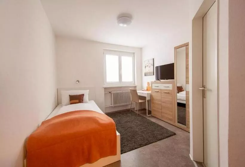 اتاق استاندارد یک نفره, & Boarding House Schlosserwirt