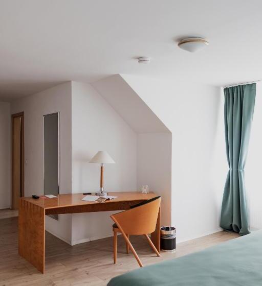 חדר סטנדרט לשלושה, Cristallo