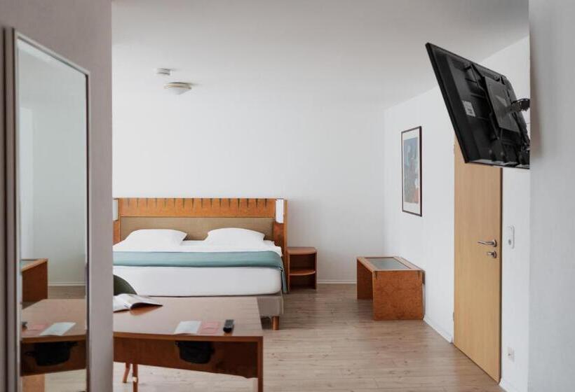 חדר סטנדרט לשלושה, Cristallo