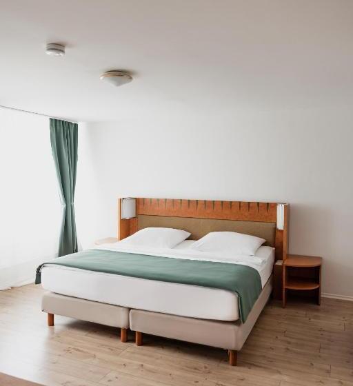 חדר סטנדרט לשלושה, Cristallo