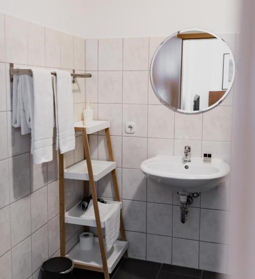 חדר סטנדרט לשלושה, Cristallo