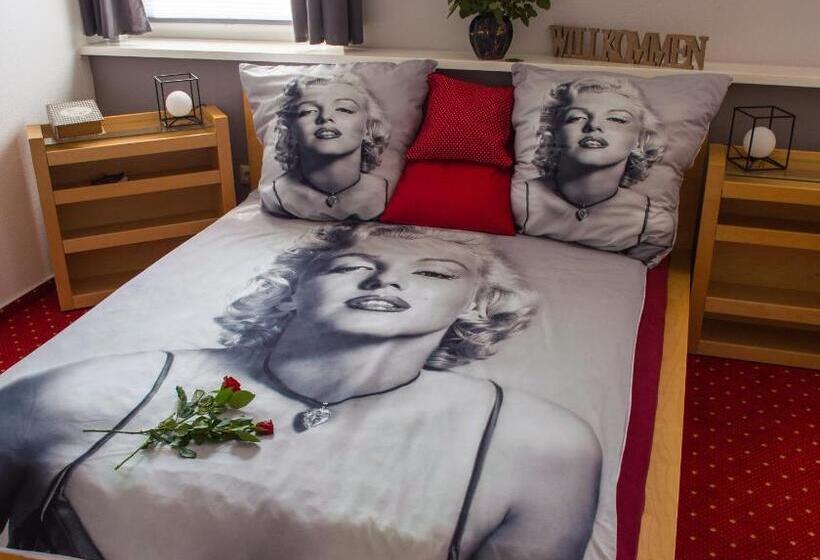 标准单人间, Garni Am Eckernweg