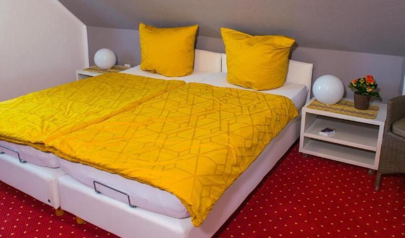 Quarto Estandar, Garni Am Eckernweg