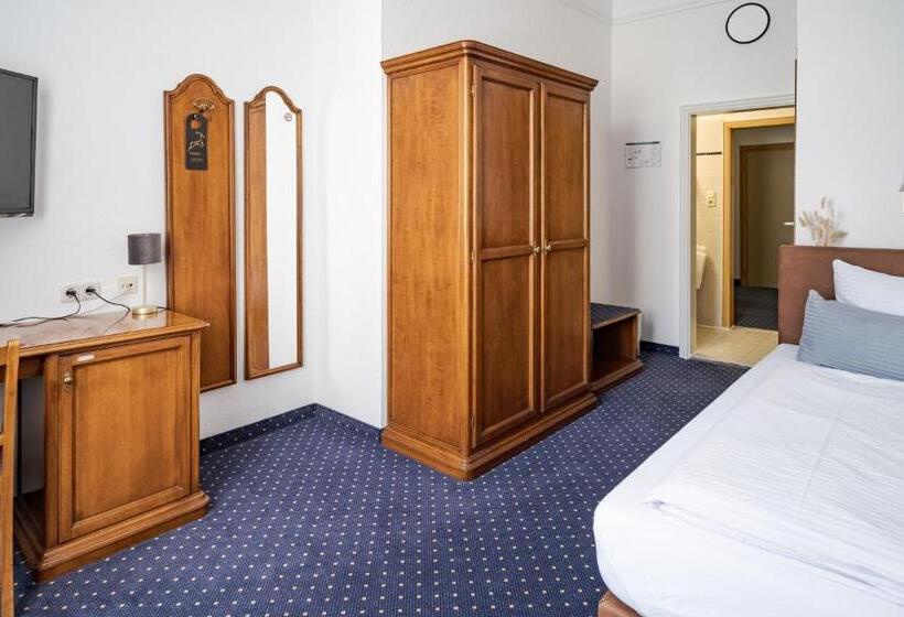 スタンダードシングルルーム, Goldener Hirsch