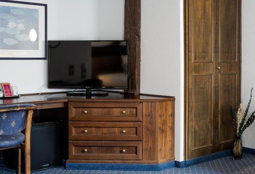 Номер Deluxe, Goldener Hirsch