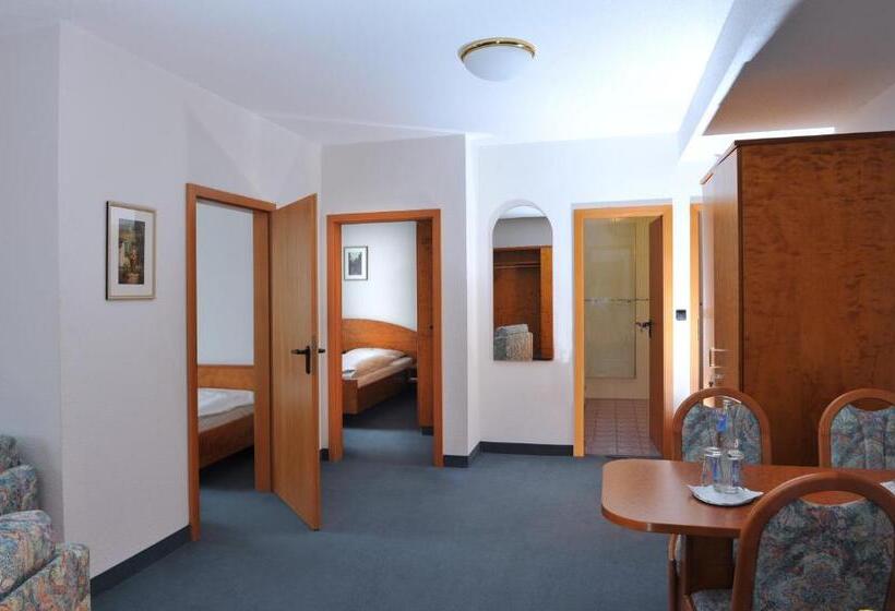 클래식 스위트, Grüner Baum