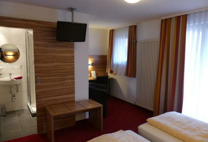 Quarto Comfort, Krone Garni