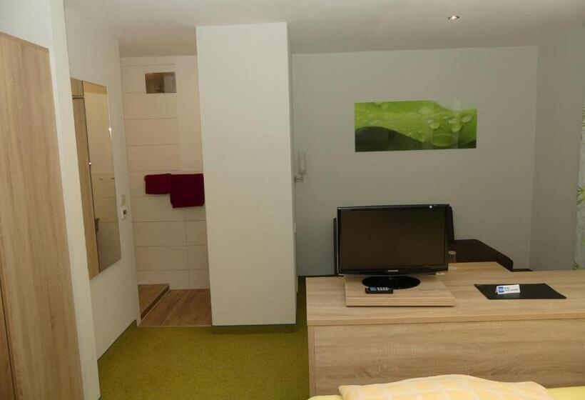 Quarto Comfort, Krone Garni