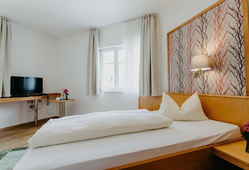 Quarto standart individual, Linde Durbach