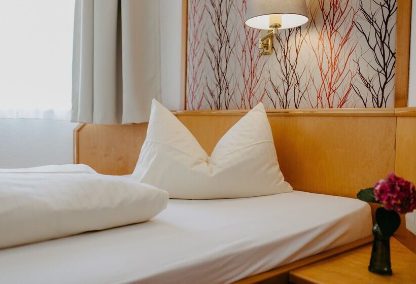 Quarto standart individual, Linde Durbach