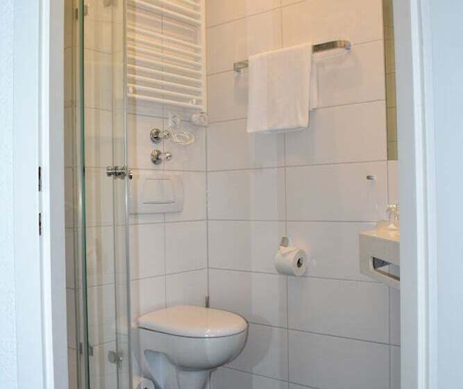 Номер Стандарт, Lindenallee