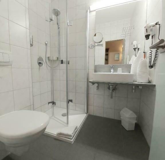 غرفة قياسية فردية, Montana Limburg